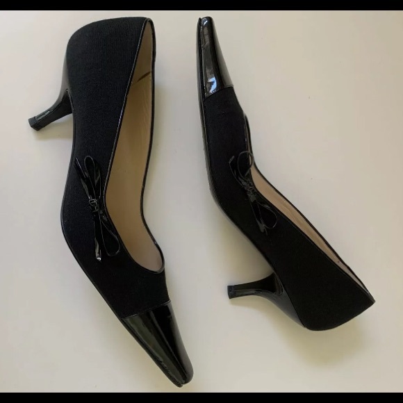 EUC CHANEL kitten heels w/bows- leather & canvas - Picture 9 of 10